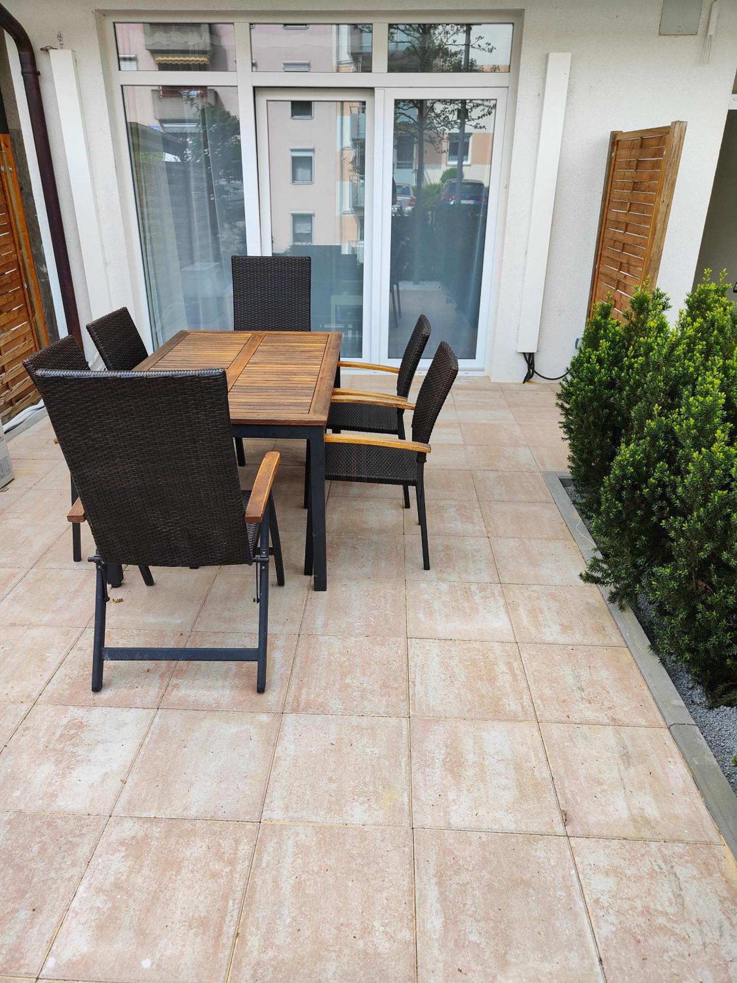 Eleonoras Ferienwohnung In Wuerzburg Stadt Mit Terrasse Im Erdgeschoss Inklusive Eigenen Parkplaetzen Vor Der Tuer 外观 照片